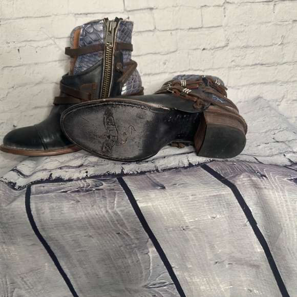 FreeBird Crue Booties - Picture 4 of 6